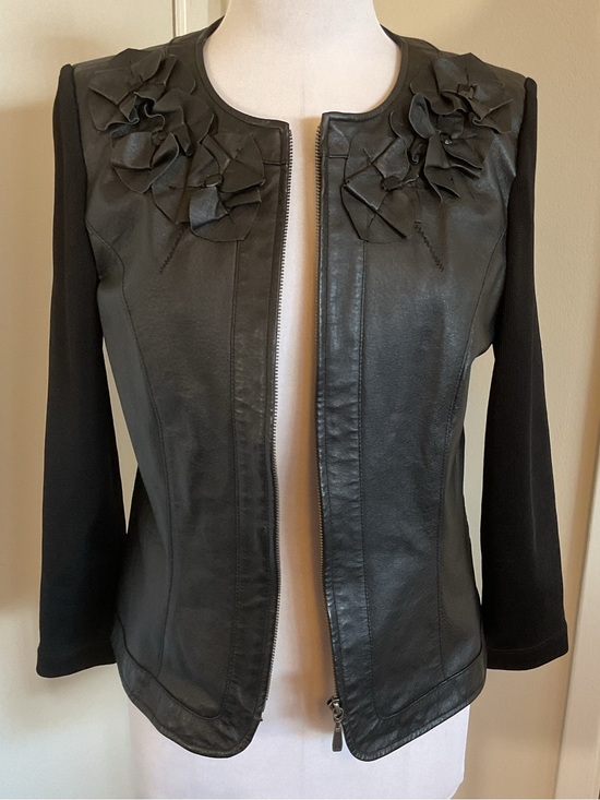 Peter Nygard Jackets & Blazers - Peter Nygard Black Leather Jacket Raised Floral Appliqué Knit Sleeve Size 4 6